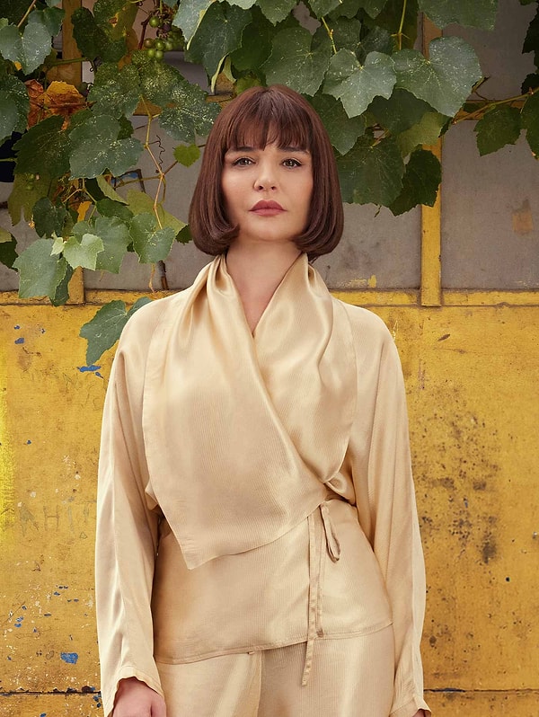 Ünlü oyuncu Instagram hesabını kapatma kararıyla gündem oldu.