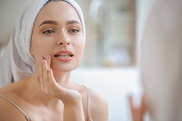 Dermatologlara göre maskenin etkisi birkaç saat içinde kayboluyor