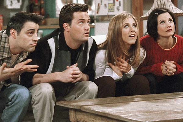Bazı karakterler vardır, dizi biter ama onlar hayatımızdan bir türlü çıkmaz. Matthew Perry'nin Chandler Bing'i de tam olarak böyleydi.