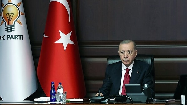 Tüzüğe göre yeni ismi Cumhurbaşkanı Erdoğan belirleyecek ve adayın MKYK üyeleri arasından çıkması gerekiyor.