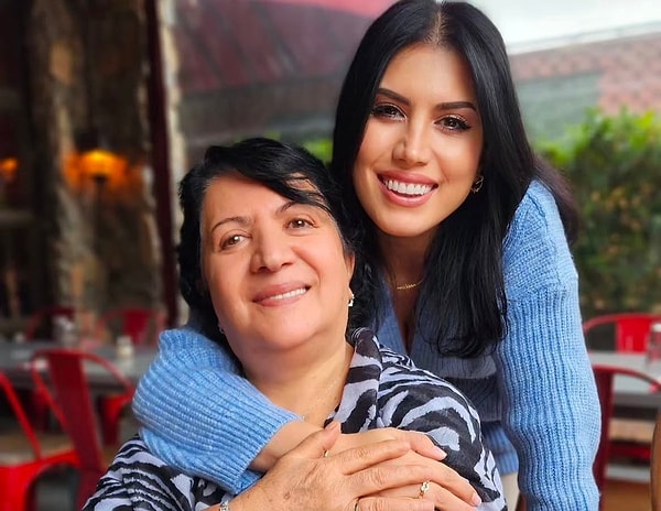 Özcan Deniz, hakaretten yargılanan kız kardeşi Sibel için Aydın Adliyesi'ne tanık olarak geldi.