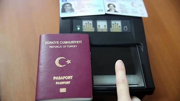 Muafiyet diplomatik ve hususi pasaport sahiplerini kapsıyor, sıradan pasaportla seyahat edenler bu düzenlemenin dışında.