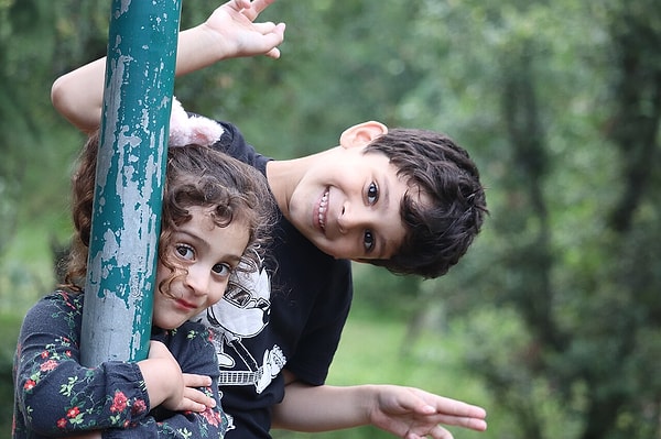 Ailede bir "etiketle" büyüdüler