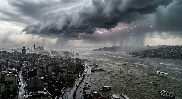 Yağışlar mola veriyor ama tehlike geçmedi.