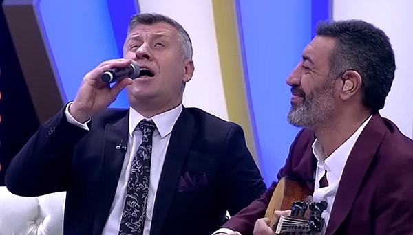 Ameliyatın ardından Ankara’da Hakan Altun’un sahnesine konuk olan Metin Şentürk, herkesi güldürdü.