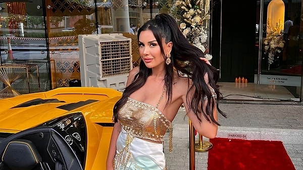 Dilan Polat, “Cumhurbaşkanına hakaret” suçlamasıyla gözaltına alındı.
