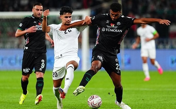 Sahada Muhammed Sandouqa iki, Konyaspor ise Melih İbrahimoğlu ile Mostafa Mohamed'in golleriyle cevap verdi.
