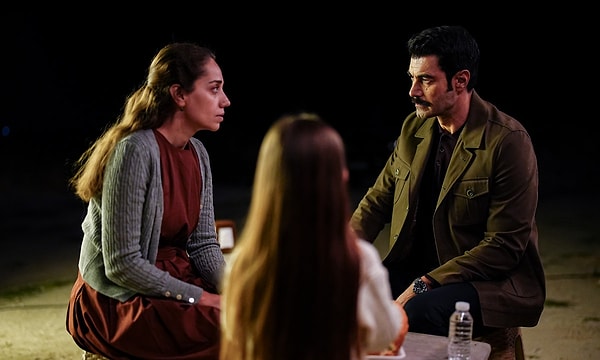 Sevdan Bir Ateş, ABC1'de 10,06 reytingle sezonun ilk 10 reytingini aldı.