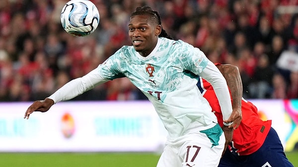 Taraftarın yüzde 78,2'si Ronaldo'yu suçlu buldu, 7 numaralı forma Galatasaraylı Rafael Leao'ya geçti.