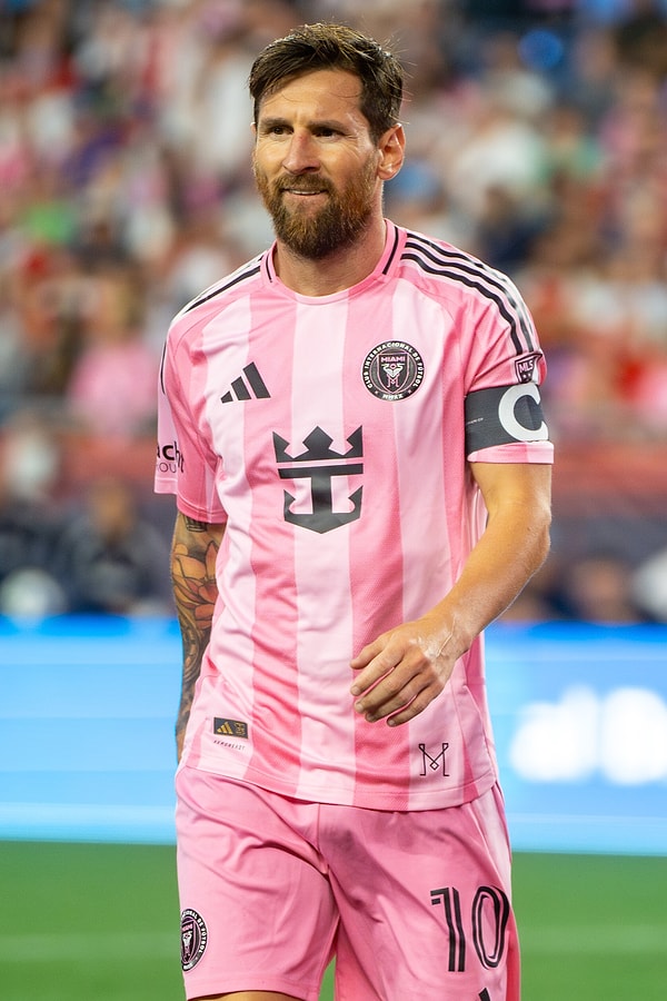 Messi'nin portföyü giderek büyüyor.