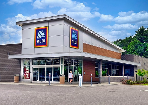 Aldi 220 mağazayı dönüştürüyor.