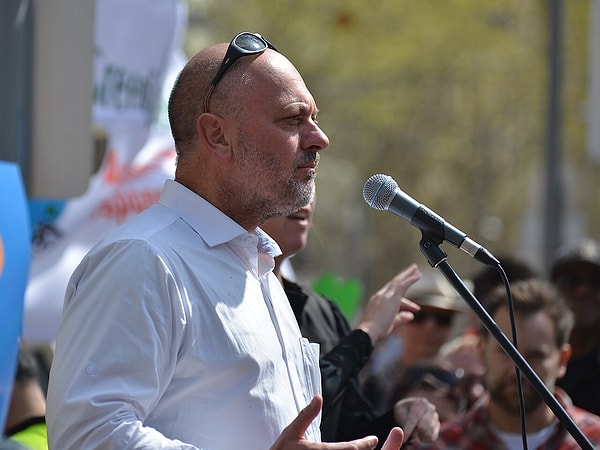 Tim Flannery, Rika Korain ve yerel halkın ortak çalışması
