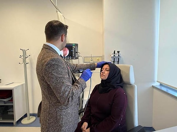 Akıntı 3 ay önce sabahları "avuç avuç" akmaya başlayınca Ağaçayak farklı bir doktora gitti.