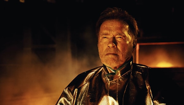 Fikir, Terminatör 2 filmine gönderme yapan bir paylaşımla Arnold Schwarzenegger'den geldi ve ünlü oyuncu etkinlikte kamera karşısına çıktı.