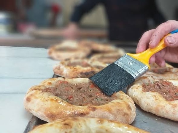 Acı Dayı, dışarıdan getirilen harçlar için ayrı tezgâh ve tek kullanımlık malzeme dahil yeni önlemler alacağını duyurdu.