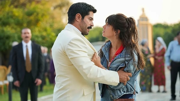 Cannes çıkarması kısa sürecek: Özçivit ertesi gün sete dönüp Güneşin Doğduğu Yer çekimlerine devam edecek.
