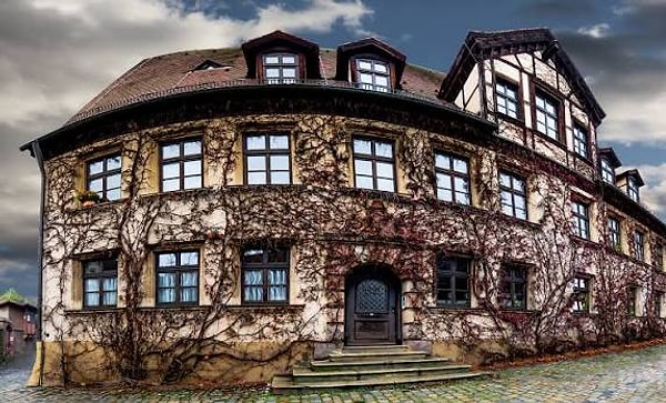 9. Asırlık Tarihi Binalar