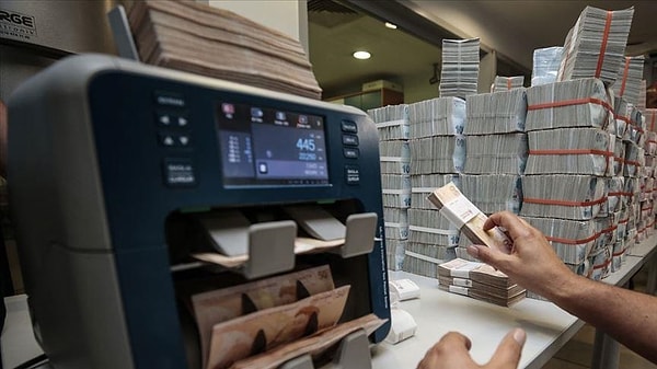Bir haftada 434,9 milyar lira girdi, toplam mevduat 34 trilyon lirayı aştı.