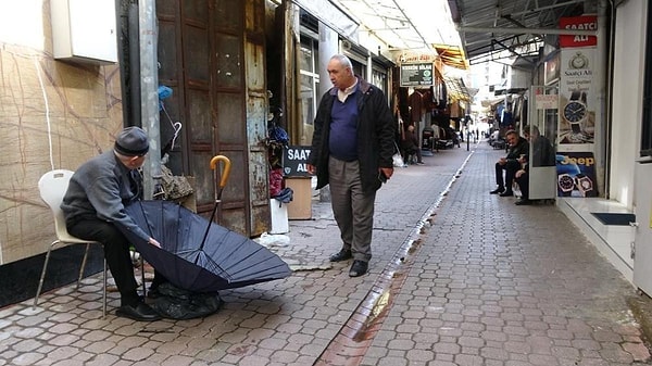 Samsun'da başka şemsiye tamircisi yok, sonbahar ve kışta talep artıyor.
