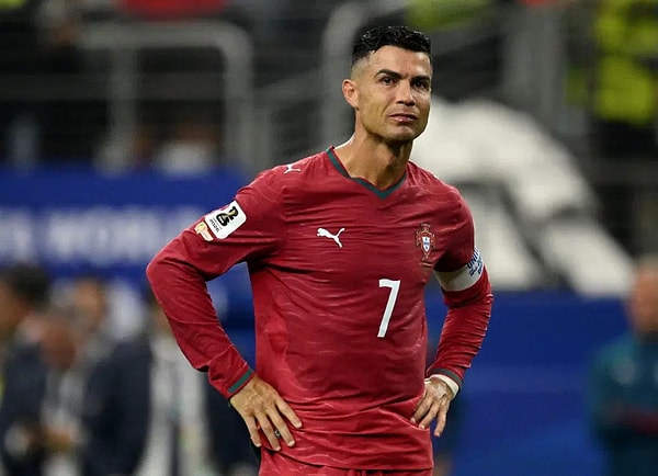 Ronaldo, yedek kalınca milli takım kampını terk etmişti.
