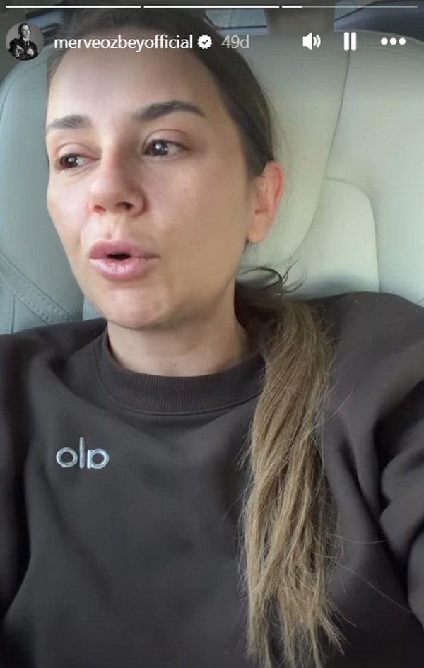 Ünlü şarkıcı sağlık durumunu Instagram hesabından yaptığı paylaşımla duyurdu.