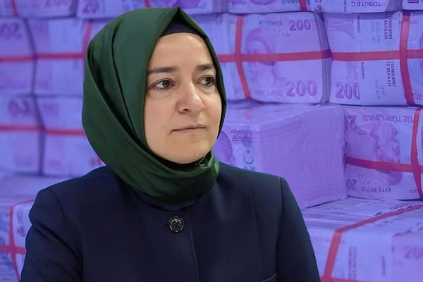 Nagehan Alçı'ya göre Fatma Betül Sayan Kaya'nın verdiği mesaj başkaydı: Fon sürecinde "tek başına" olmadığını söylemişti.