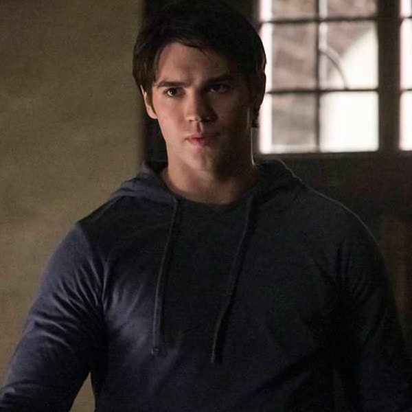 The Vampire Diaries denince Damon ve Stefan Salvatore kadar hafızalarımıza kazınan bir isim daha vardı: Elena'nın küçük kardeşi Jeremy Gilbert!