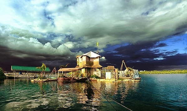 Sowa'nın ilk adası 2005'te kasırgaya dayanamadı, ama o pes etmeyip yeniden başladı.