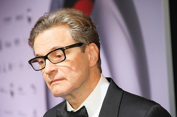 Colin Firth ise evdeki özel anların kendisine ait kalmasını istediği için ekranlardan uzak duruyor.