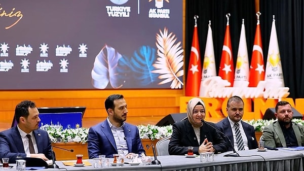 Fotoğraflar ortaya çıkınca Fatma Betül Sayan Kaya'nın Instagram hesabındaki paylaşım apar topar kaldırıldı.