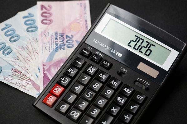 Merkez Bankası ve Orta Vadeli Program'ın enflasyon tahminleri, asgari ücret için yüzde 28 ile yüzde 28,4 bandını işaret ediyor.