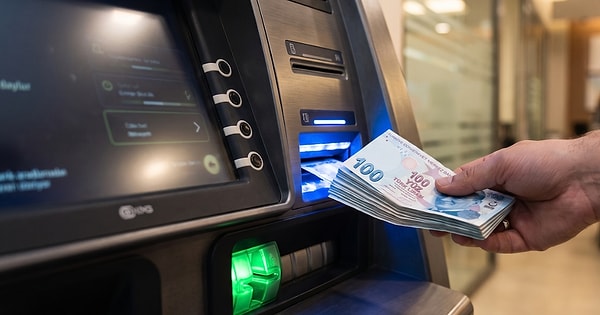 Finansal Kurumlar Birliği'nin yüzde 30,39'luk tahmini, masadaki en yüksek zam oranı olarak öne çıkıyor.