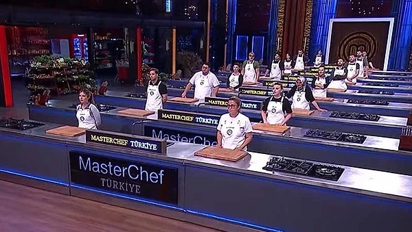MasterChef Türkiye'de ödül oyununun ikinci etabında yarışmacılardan Tokat batı yapmaları istendi.