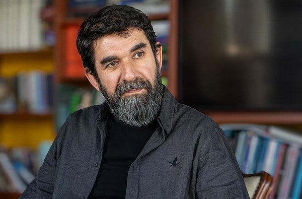 Fon skandalındaki soruşturma devam ederken Yeni Şafak yazarı Serdar Tuncer’den ilgi çeken bir köşe yazısı geldi.