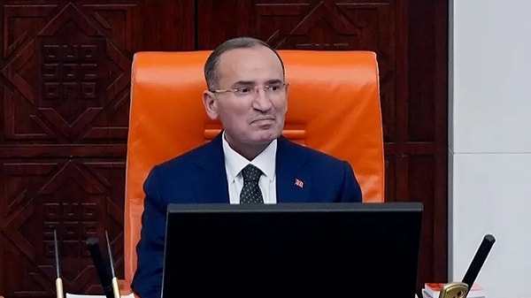 Bozdağ, sağlık sorunlarını gerekçe göstererek dilekçesini TBMM Başkanlığı'na sundu