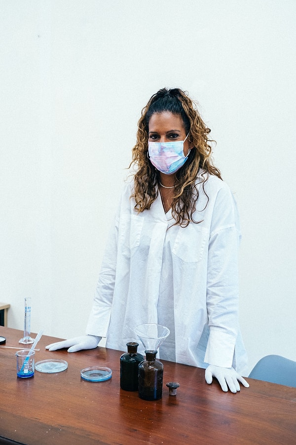 Gerilimi tırmandıran gelişme, 28 yaşındaki laboratuvar teknisyeni Darya Shipilova'nın 2 Ekim'de hayatını kaybetmesiydi.
