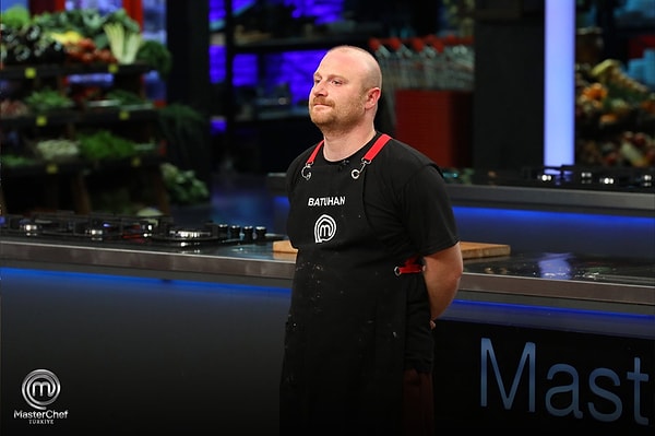 MasterChef Türkiye 2026'da pazar akşamı Batuhan elendi, yeni hafta ise kaptanlık oyunuyla açıldı.