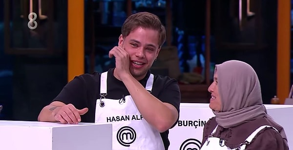 Uzun süredir sevdiklerini görmeyen yarışmacılar, baklava için yakınlarıyla aynı tezgahta ter döktü.