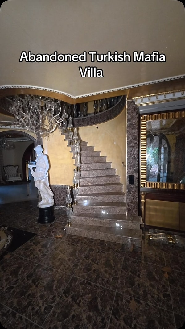 Peki terk edilmiş bu villa kimin ve neden bu halde?