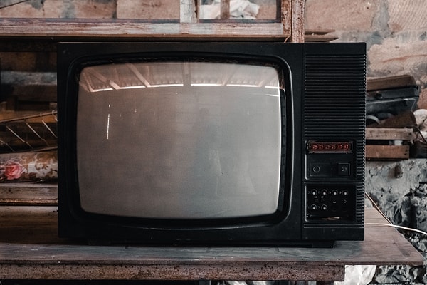 Usta oyuncu televizyonu salondan kaldırdığını açıkladı.