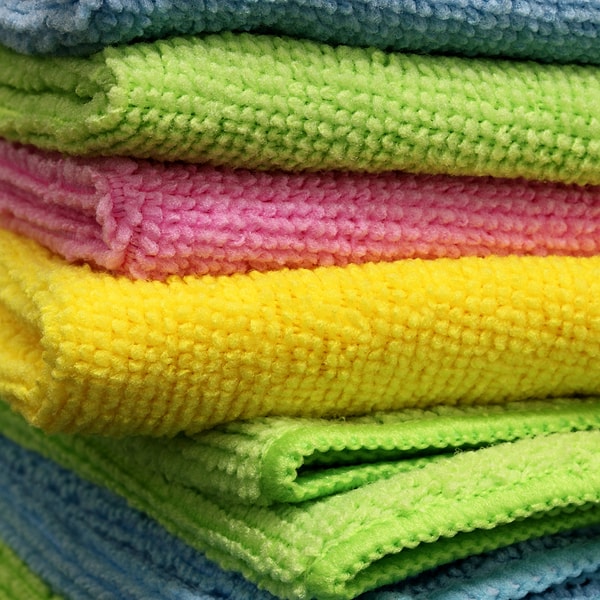 Kağıt havlu yerine mikrofiber bez kullanın.
