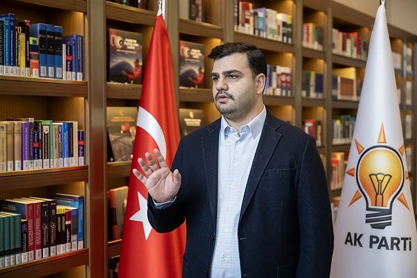 İfade işleminin tamamlanmasının hemen ardından akşam saatlerinde katıldığı A Haber canlı yayınında gündeme ilişkin değerlendirmelerde bulunan AK Parti Genel Sekreteri ve İzmir Milletvekili Eyyüp Kadir İnan, parti olarak gerekli adımları attıklarını vurguladı.