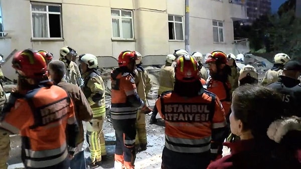 Meydana gelen çökmeyle ilgili İstanbul Valiliği'nden açıklama geldi.
