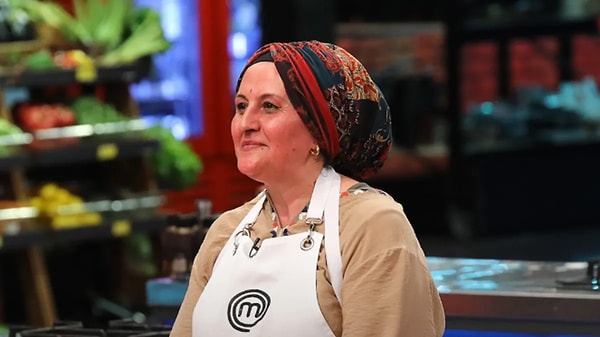 Şadi'nin potaya gönderdiği isim, su böreğiyle 8. önlüğü kapan Nurten Ocak Tamer oldu.