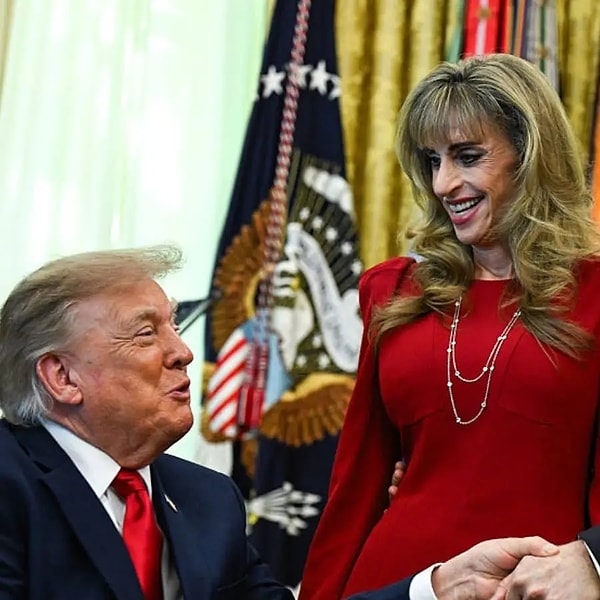 Susan Dell'in bir anda dünya gündemine oturmasının nedeni, Donald Trump'la birlikte Beyaz Saray'da katıldığı etkinlik oldu.