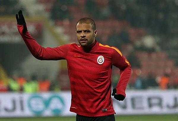 Felipe Melo parasını geri aldı.