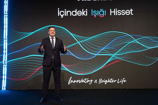 Lansman, “İçindeki Işığı Hisset” temasıyla sahnelendi.