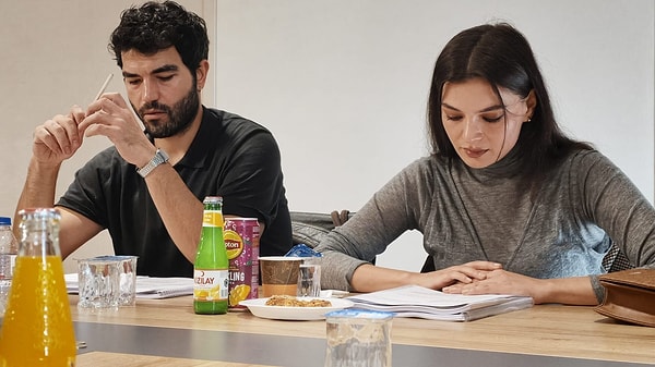 Kanal 7'nin yeni dizisi Asiye'de Esengül Aypek ve Ferhat Işıktaş başrolleri paylaşıyor.