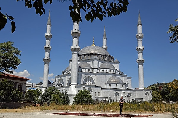 Melike Hatun Camii (Ankara): 4,7 puan, 2.553 yorum