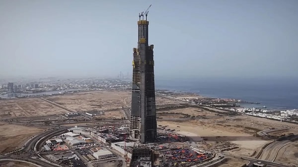 Kulenin otel, konut, ofis ve gözlem teraslı yapısının 2028'in sonlarında tamamlanması hedefleniyor.